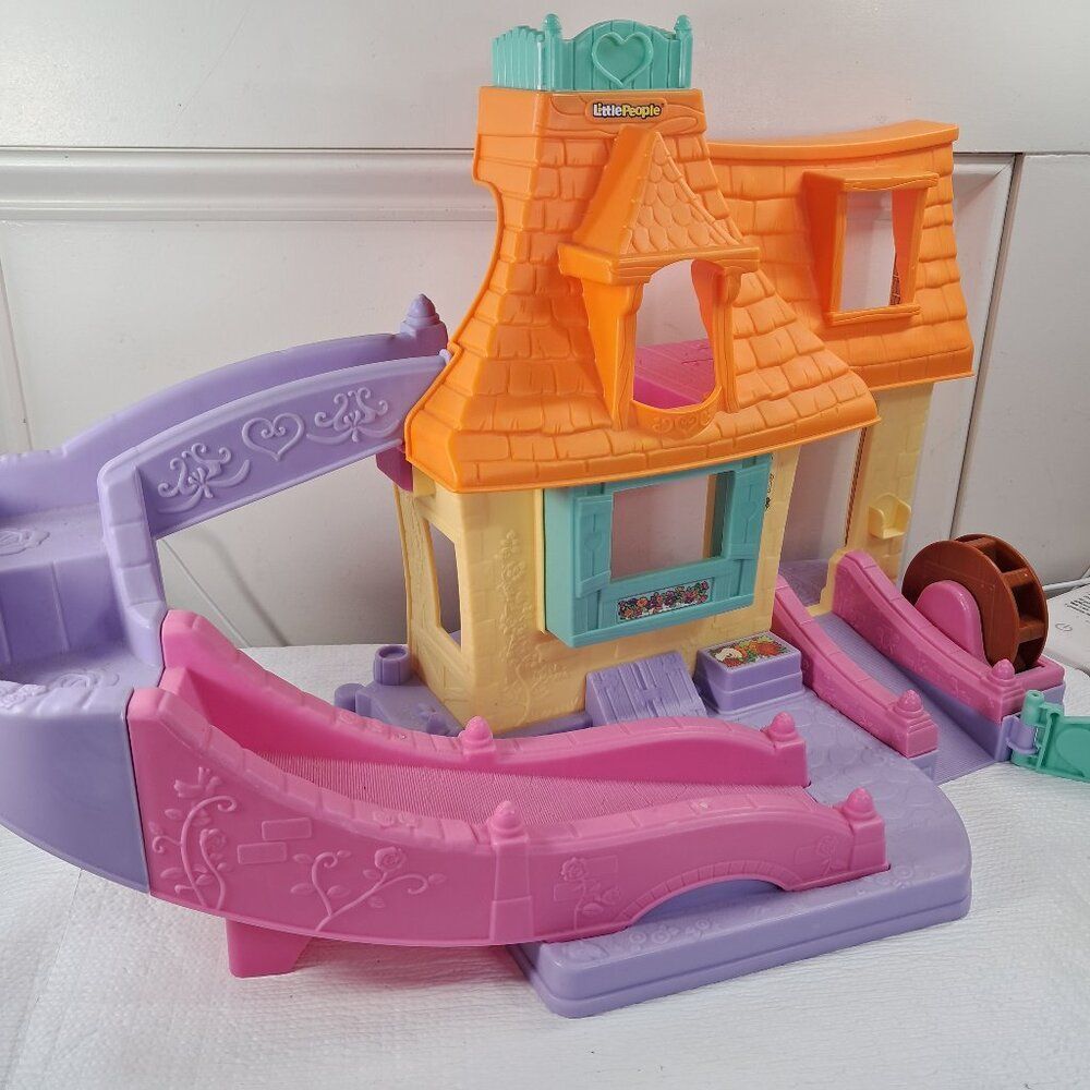 Fisher-Price‎ Little People Belle's Klip Klop Cottage Beauty & the Beast playset